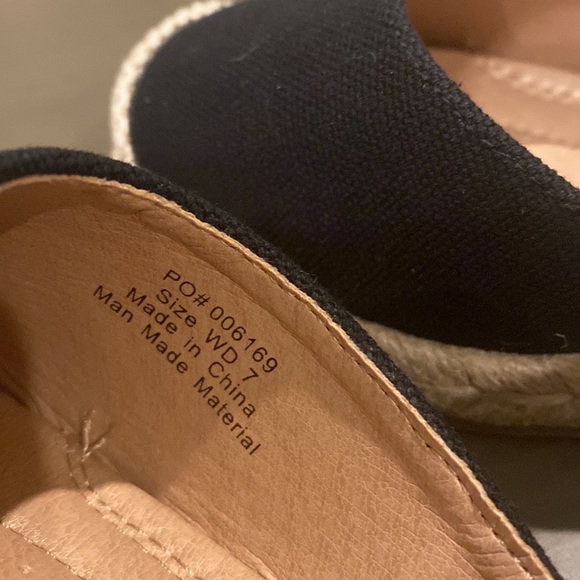 Women’s size WD 7 Journee collection espadrilles - Picture 8 of 8